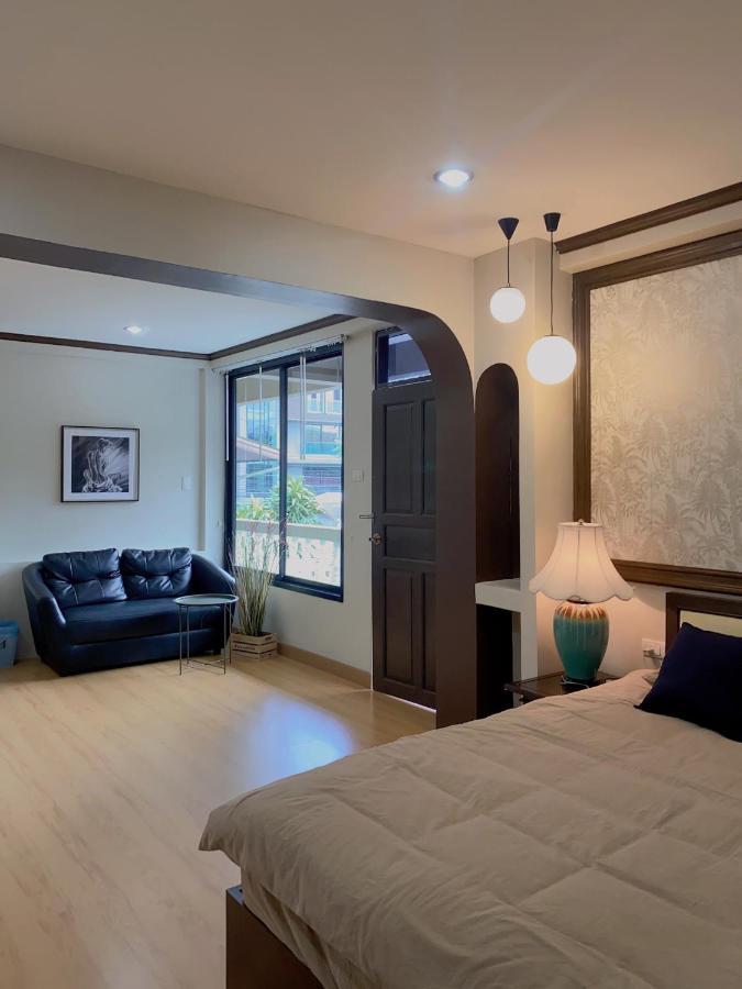 צ'יאנג מאי October Hostel Chiangmai מראה חיצוני תמונה