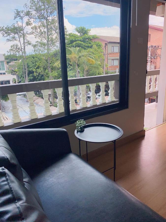 צ'יאנג מאי October Hostel Chiangmai מראה חיצוני תמונה