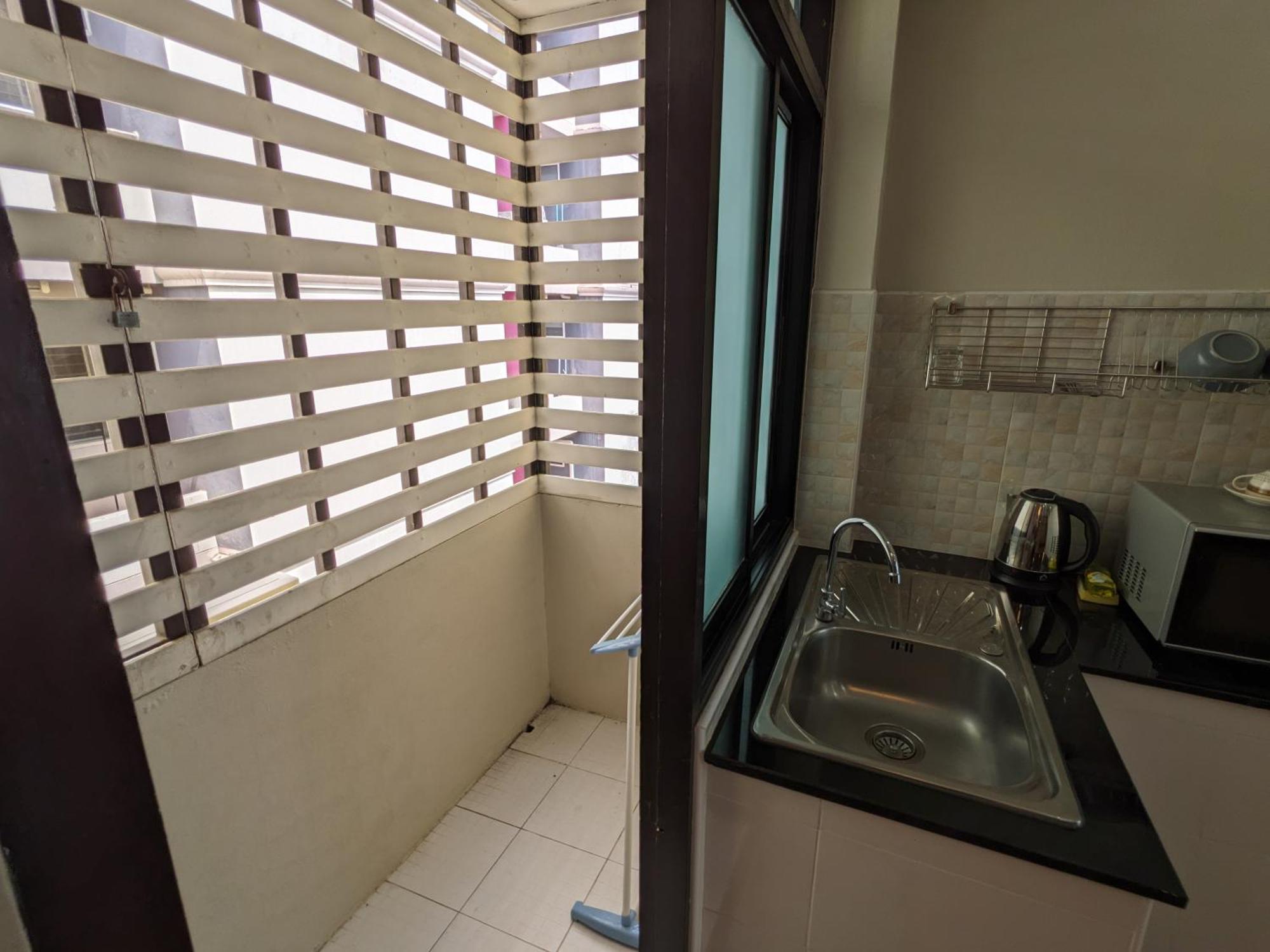 צ'יאנג מאי October Hostel Chiangmai מראה חיצוני תמונה