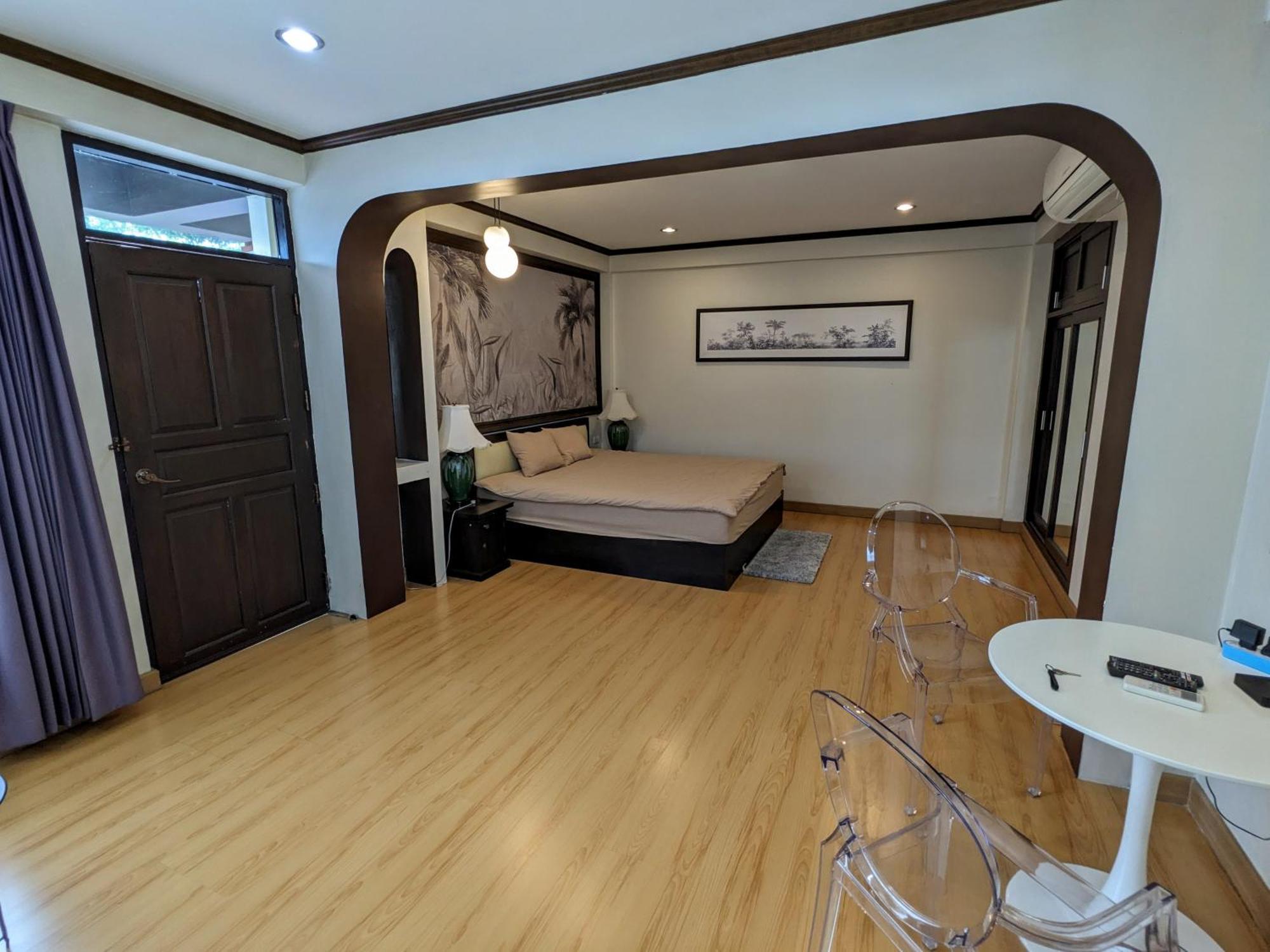 צ'יאנג מאי October Hostel Chiangmai מראה חיצוני תמונה