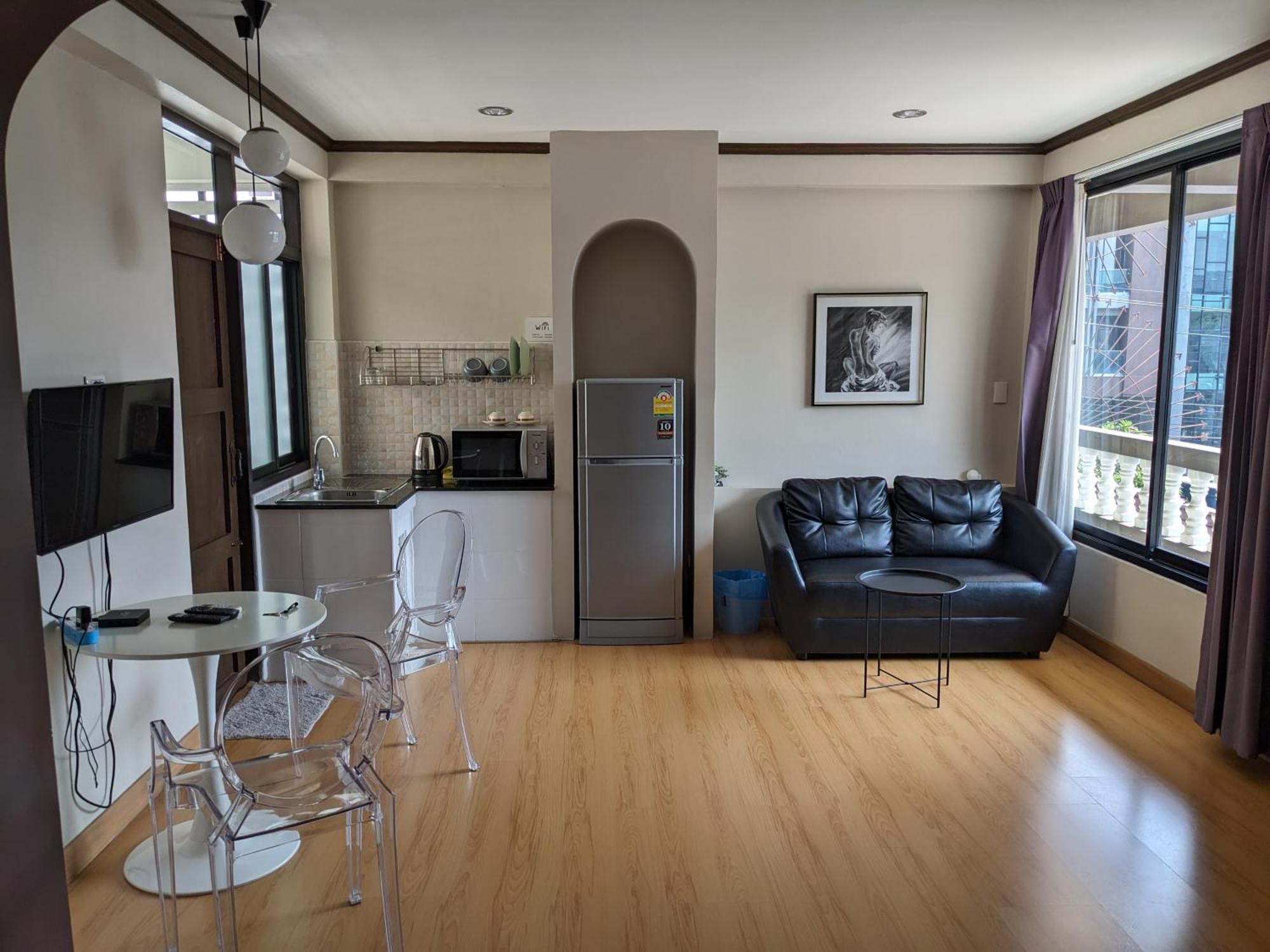 צ'יאנג מאי October Hostel Chiangmai מראה חיצוני תמונה