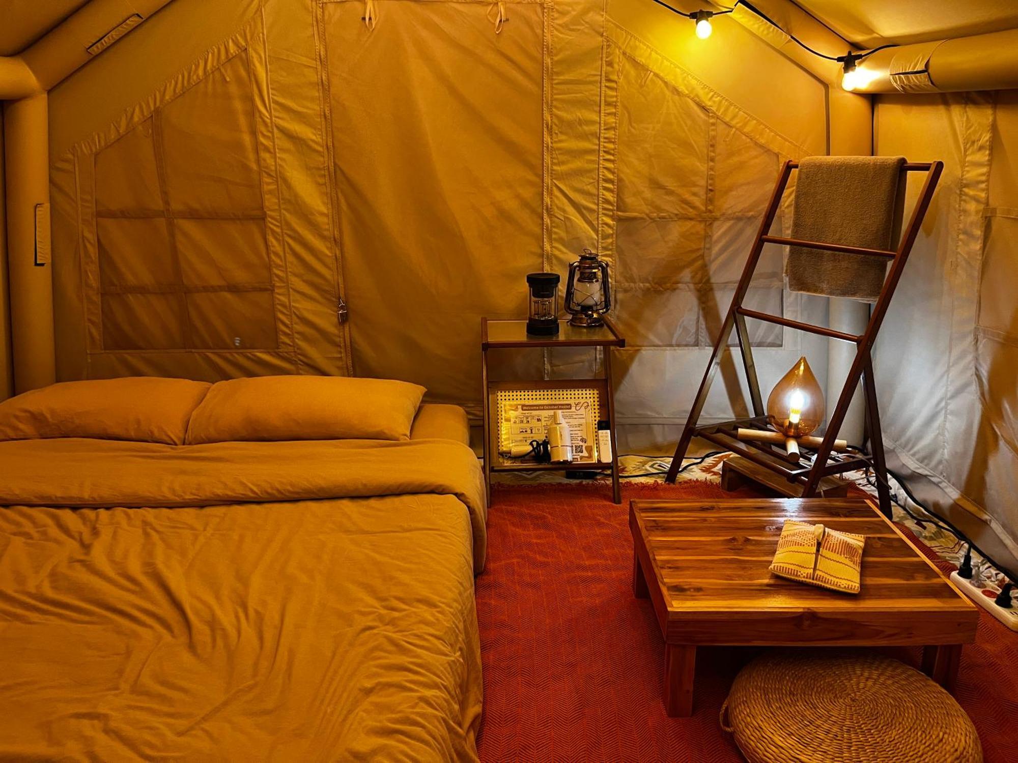 צ'יאנג מאי October Hostel Chiangmai מראה חיצוני תמונה